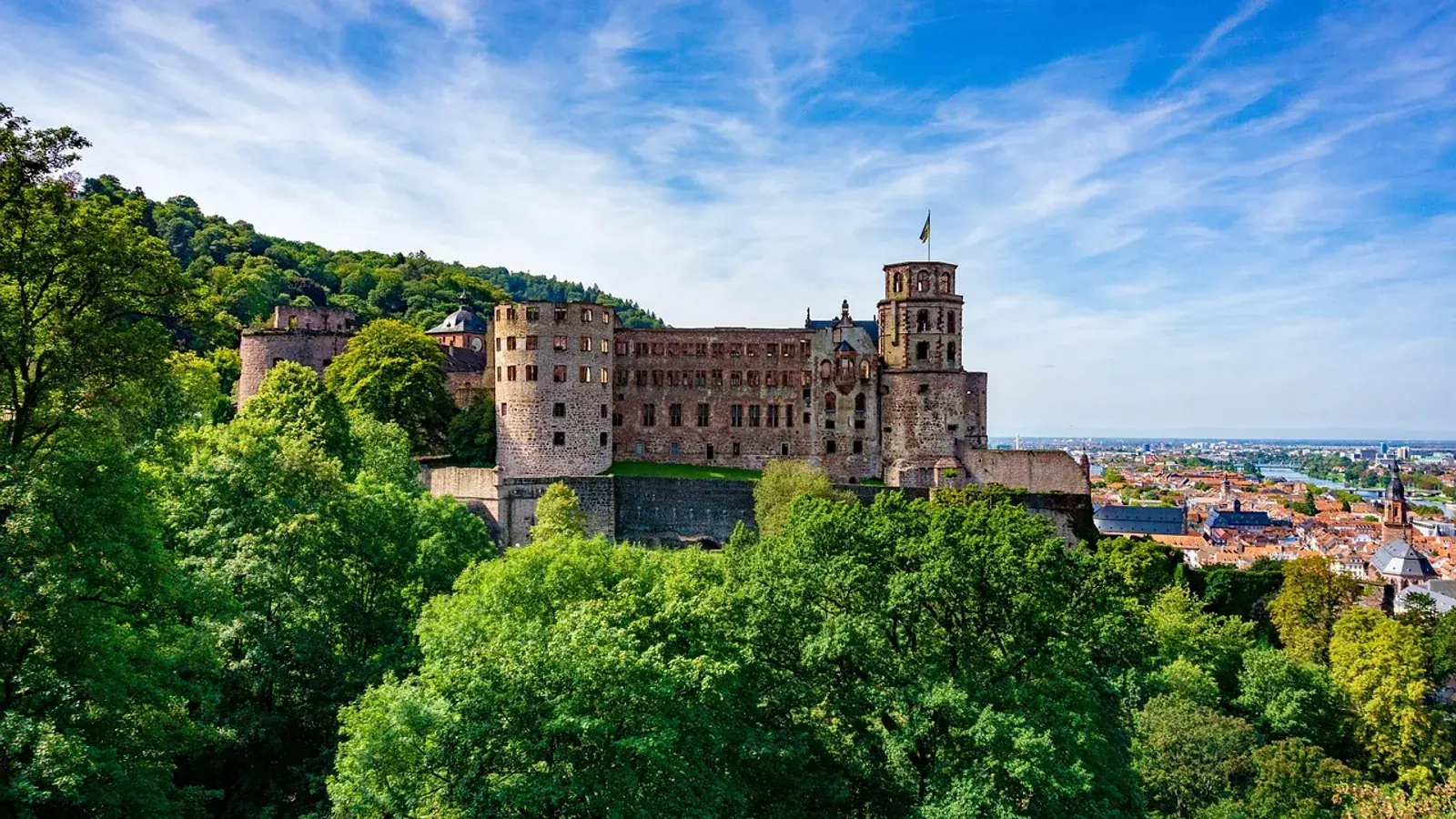 Heidelberger Schloss über dem Neckar