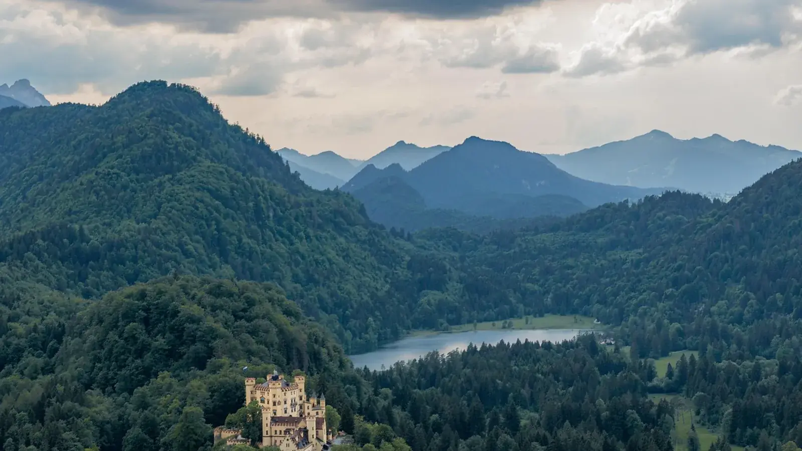 Alpenlandschaft mit See in Bayern