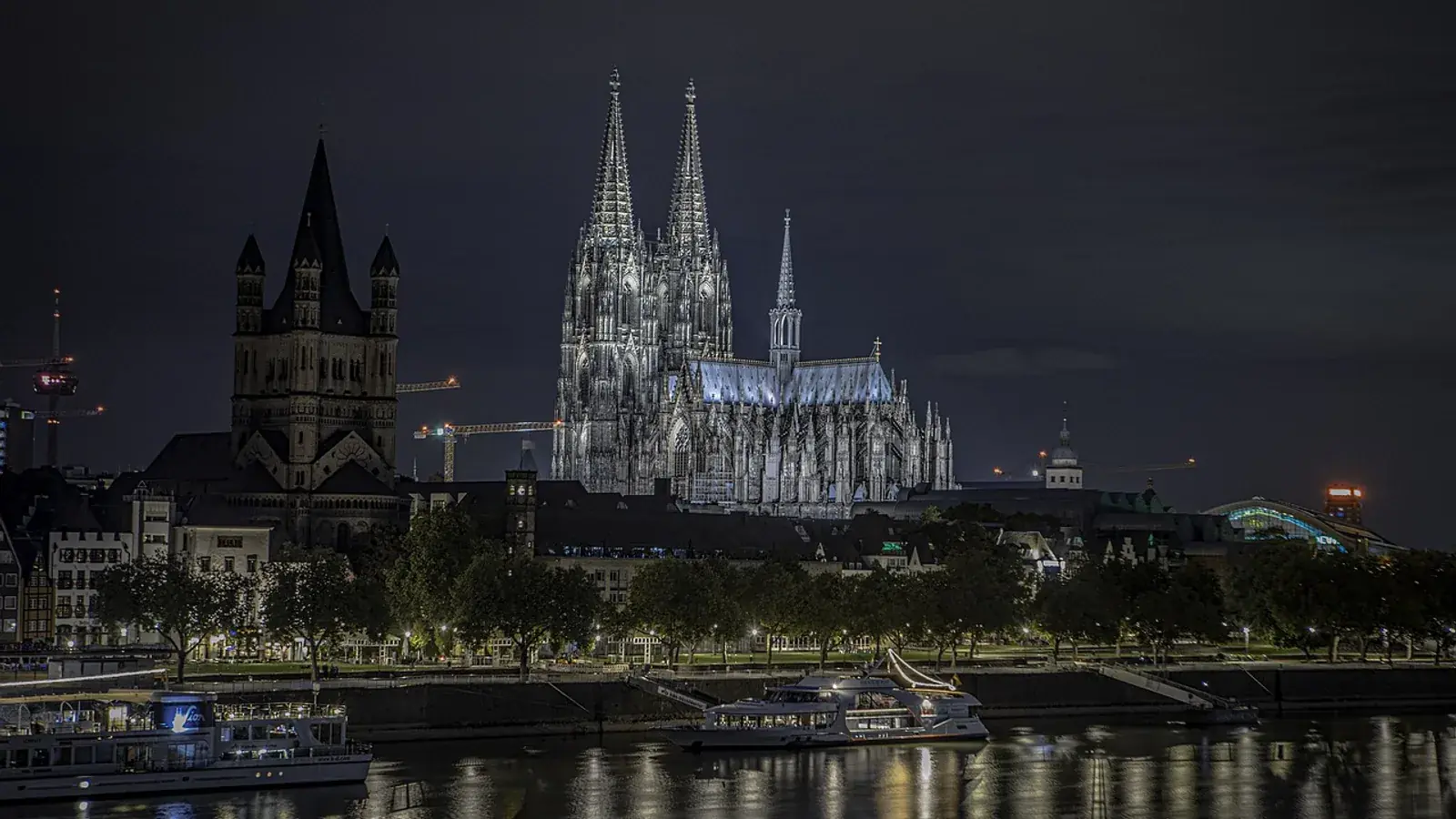 Kölner Dom am Rhein