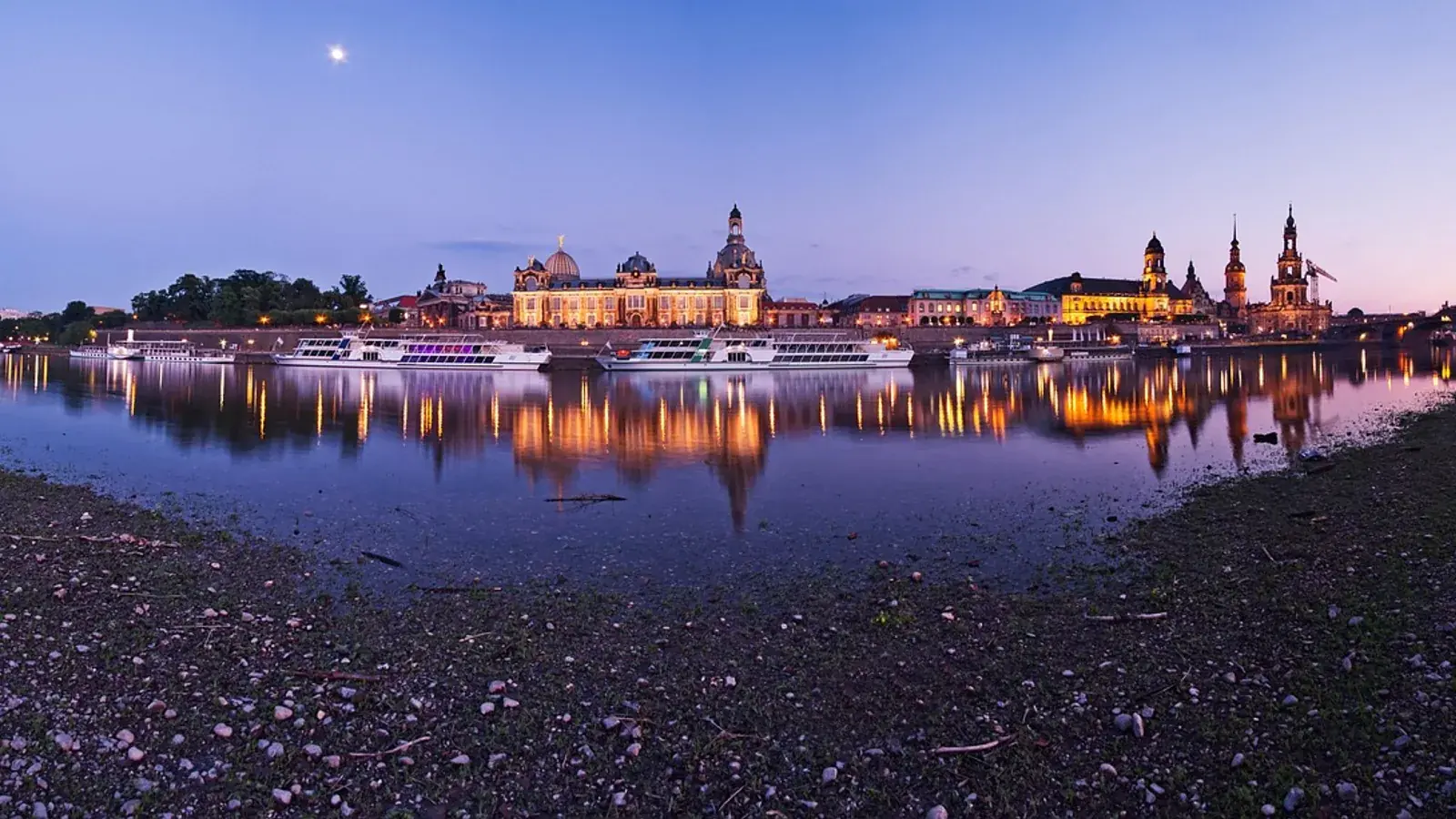 Dresdner Altstadt an der Elbe